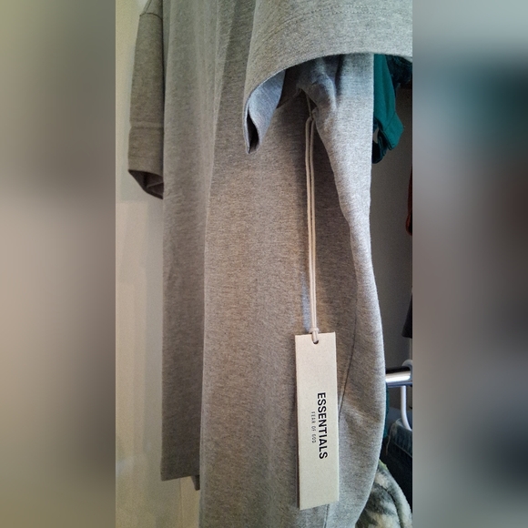 Essentials NWT - Picture 1 of 4
